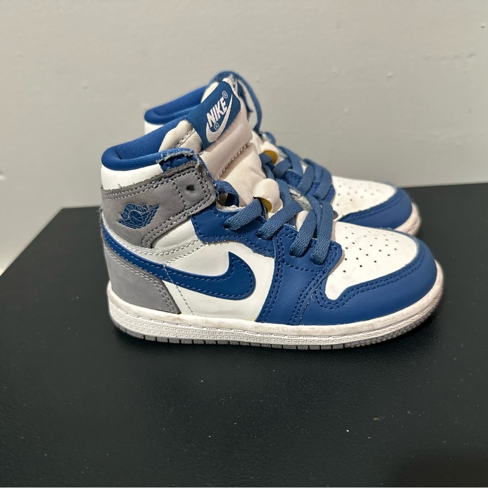 AIR JORDAN 1 RETRO HIGH OG "TRUE BLUE"